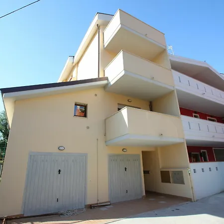 Guest house Moon River 3*